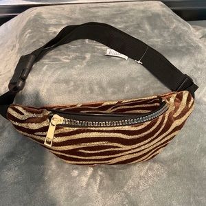(NEW) ADJUSTABLE BROWN AND GOLD TIGER FANNY PACK